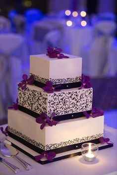 Square wedding cake