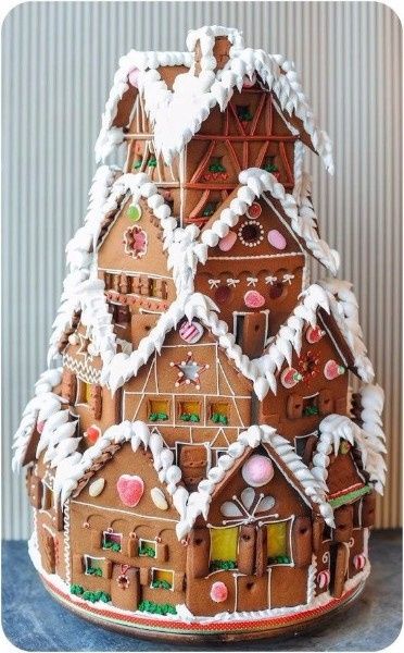 Gingerbread House Masterpiece Cake