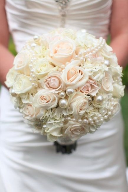 Pearl Details Bouquet