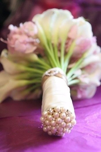 Subtle Pearl Bouquet Details