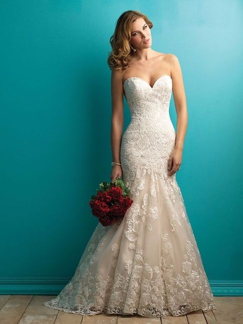 Straps or strapless wedding dress?