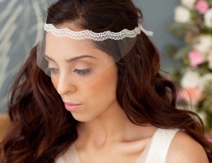 Tulle visor with lace detail