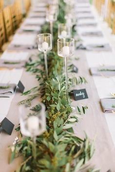 Table runner with garland