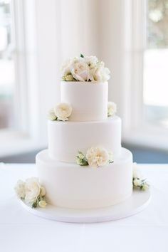 Classic wedding cake