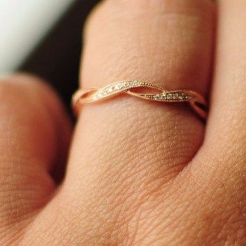 Rose gold and diamonds infinity ring