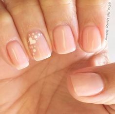 Nude manicure