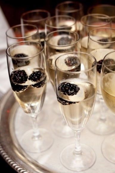 Blackberry and champagne for Gold and Black