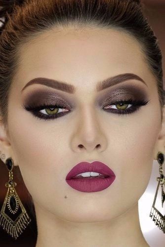 7. Smokey eye shadow