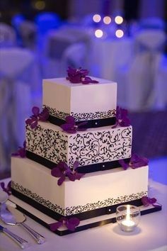 Square wedding cake