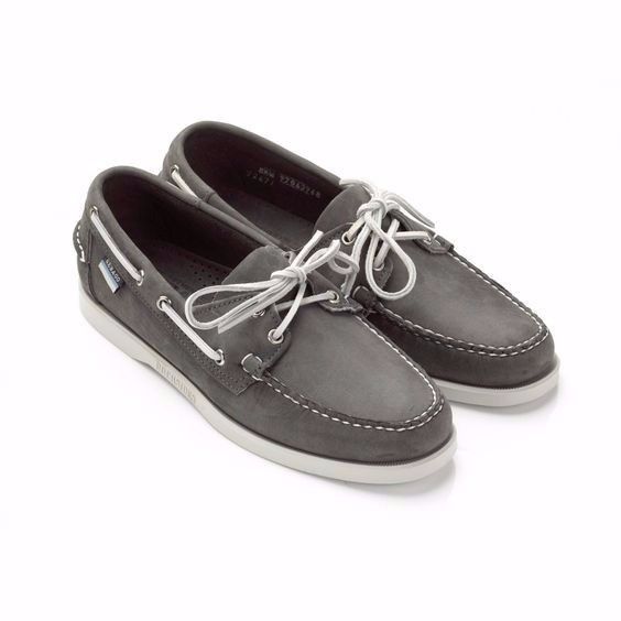 4. Groom shoes