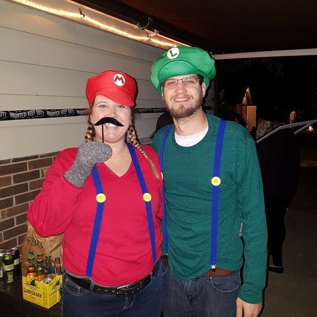 Do you do couples' Halloween costumes? Show us your best! 10