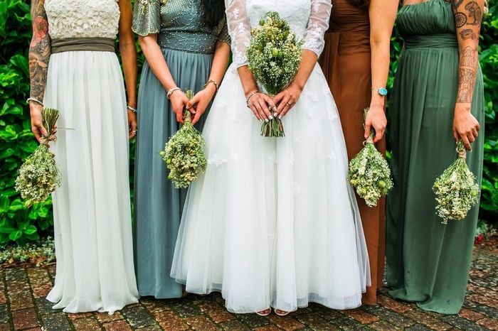 Bridesmaids Dresses. Same or Mismatched?
