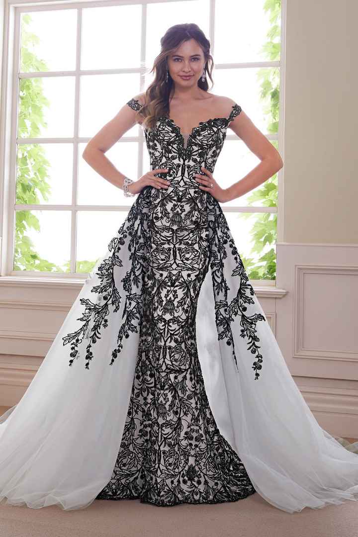 Wedding dresses with pops of black - 10