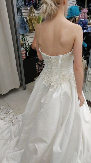 Show off your wedding dress! 5