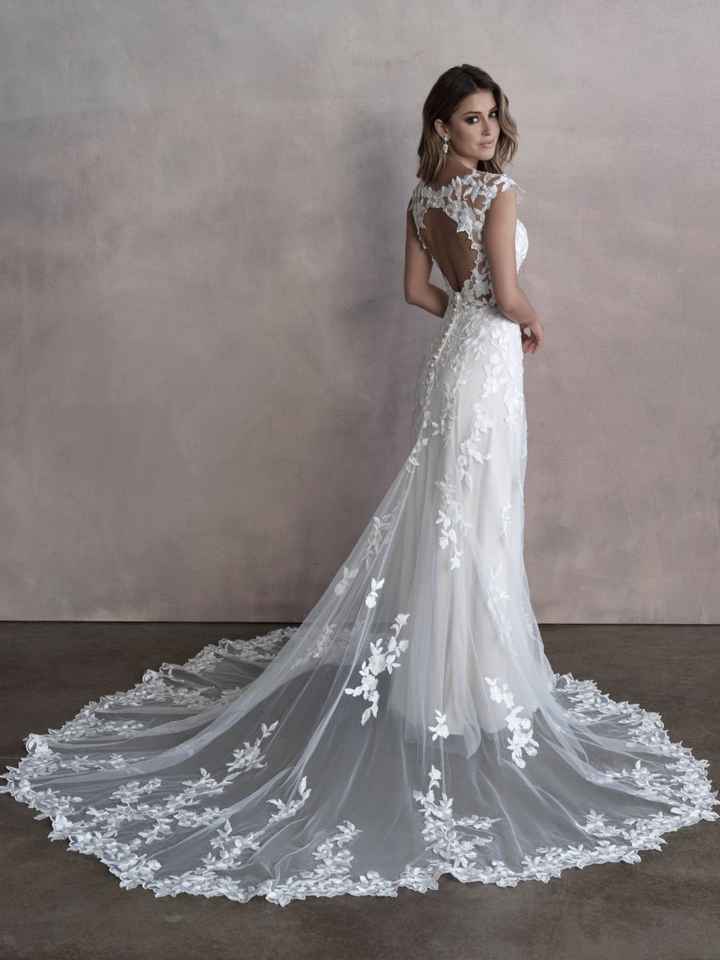 Lace Appliqué on a wedding dress - 3