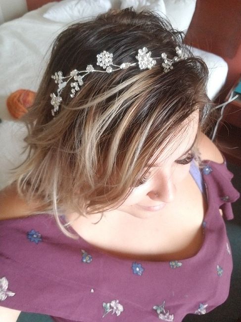 Hair Accessories!  Flower crowns and veils and hair pieces... oh my! 1