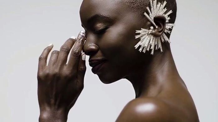 Statement jewelry 