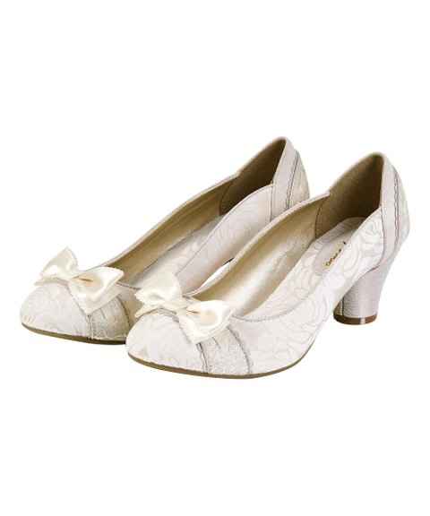 Show me your shoes! - 1