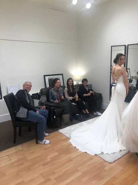 Who's going wedding dress shopping with you? 2