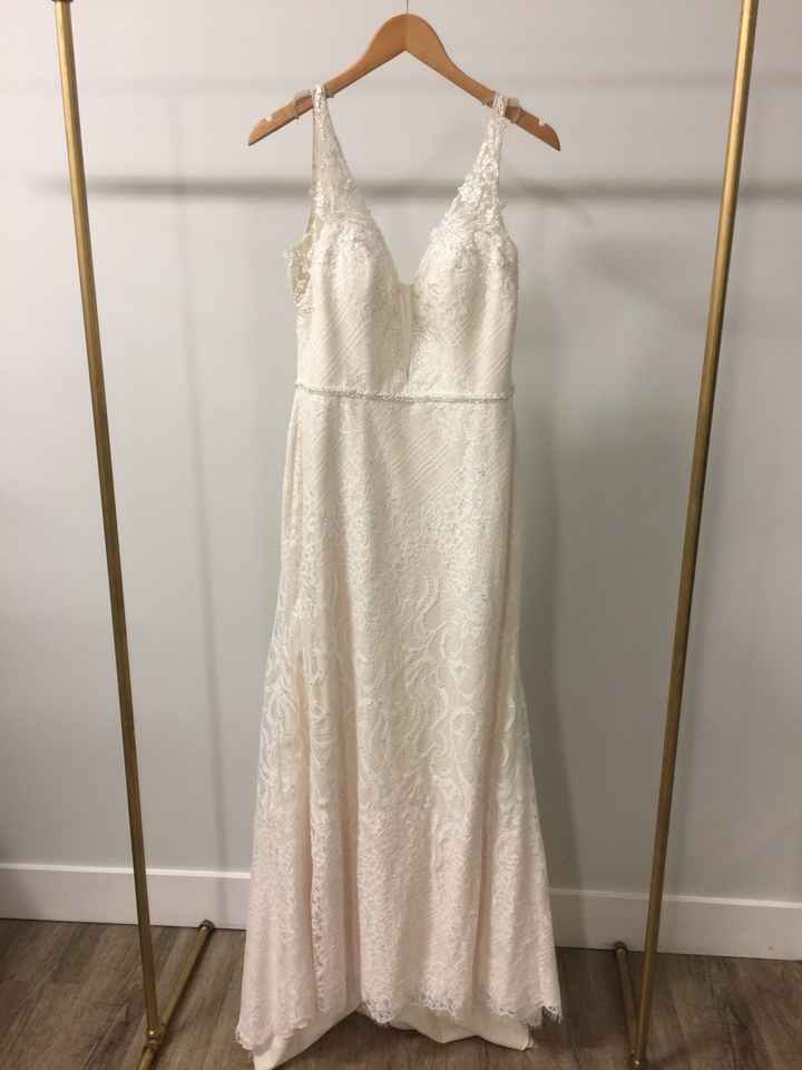 Does your wedding dress have lace, beading, or both? - 1