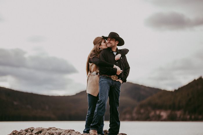 Share your favorite engagement picture! 📷 - 1