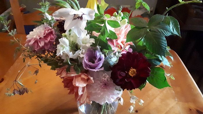 Real, faux, or paper flowers? What kind of flowers are you using? - 1