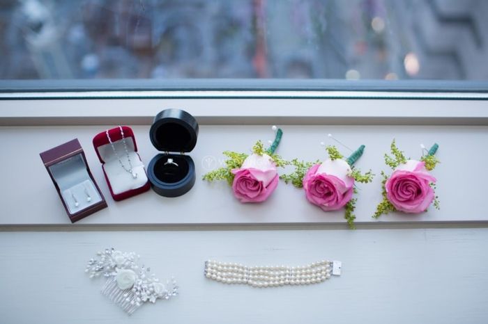 Show of your wedding accessories 1