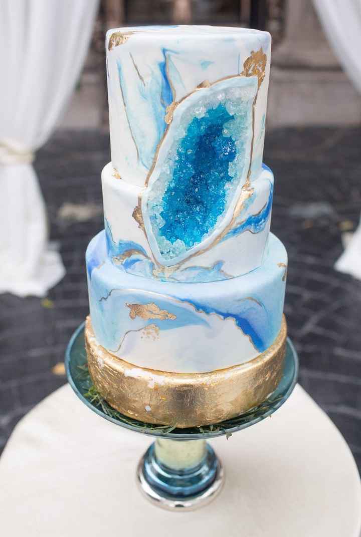 Geode Cake: Vanilla and Mango Cake - Bakes and Blunders