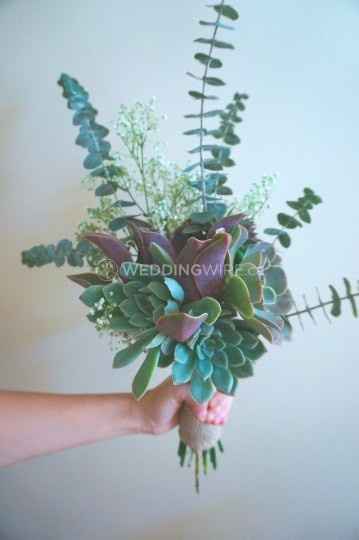 Eucalyptus and succulents give lots of texture