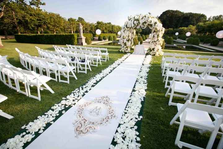 aisle decor