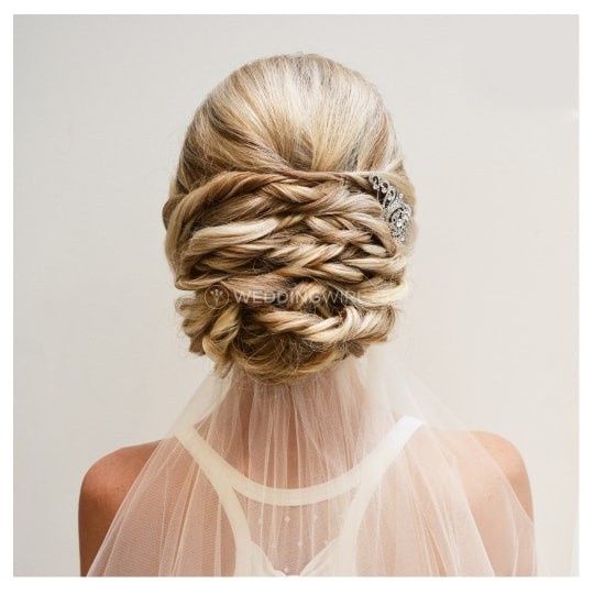 Your wedding day hair - side swept or super symmetrical? 2