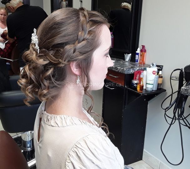 Hair trial and make up trial - separate or together? 1