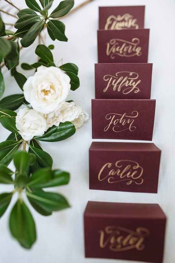 10 elegant burgundy wedding ideas 