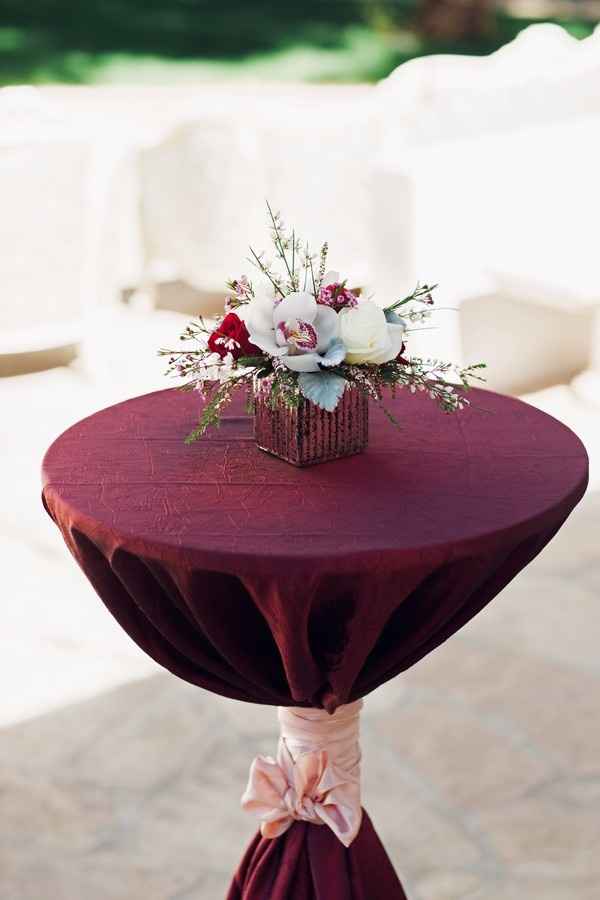 10 elegant burgundy wedding ideas 