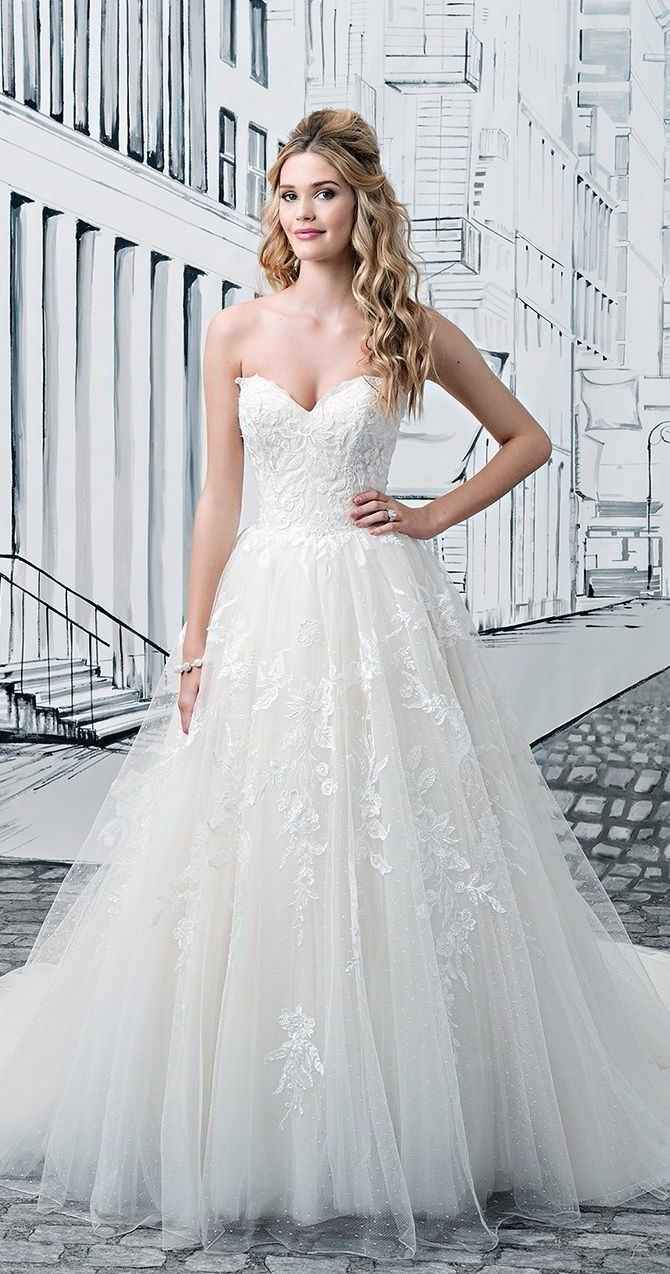 10 elegant and divine wedding dresses