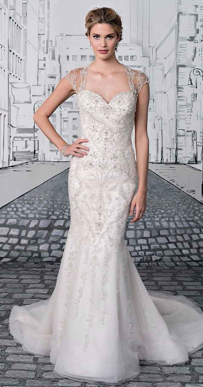 10 elegant and divine wedding dresses