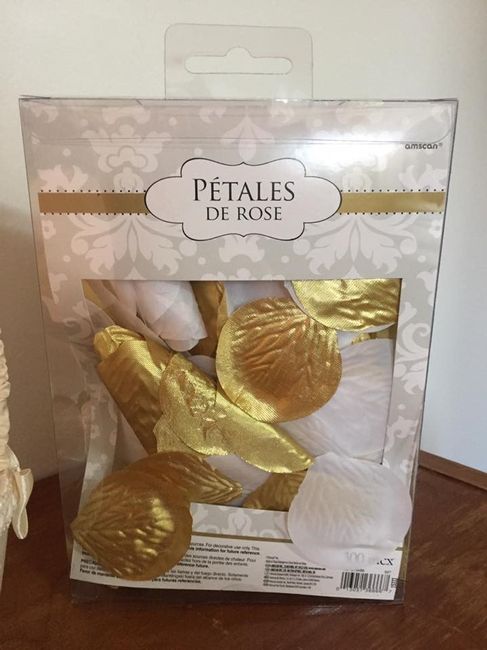 Gold rose pedals for the flower girls