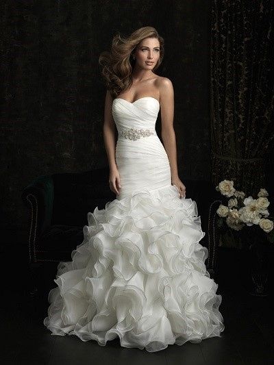 Ruffled wedding dress