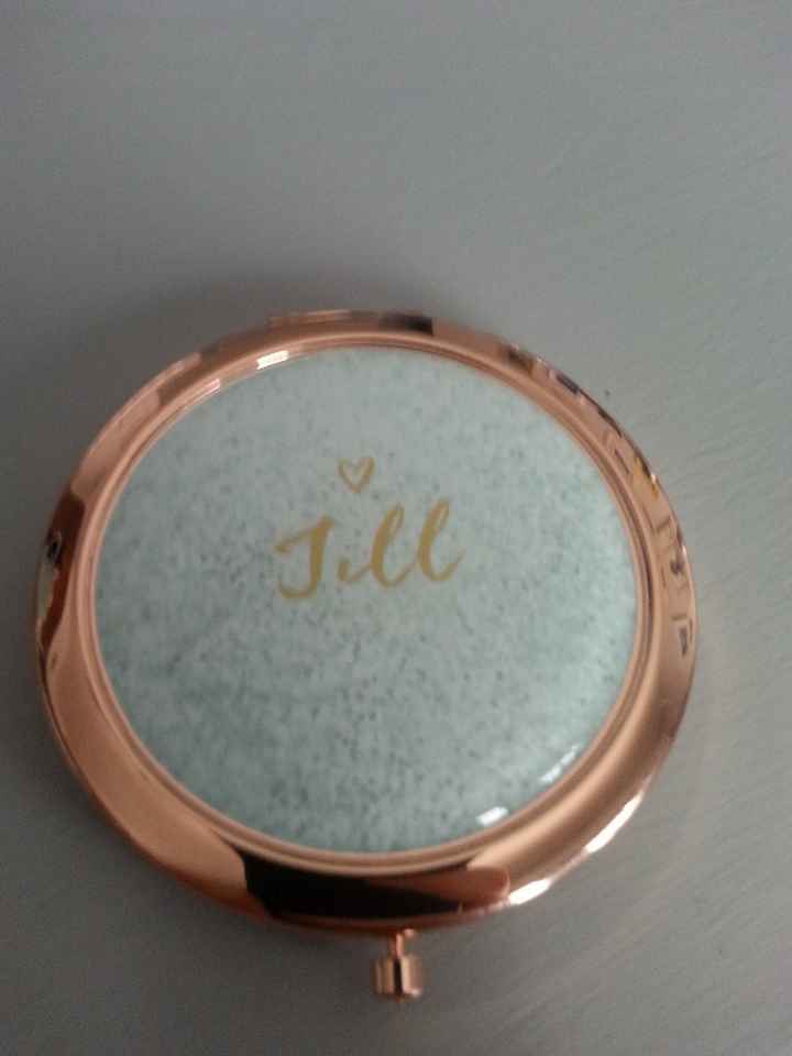 compact mirror front