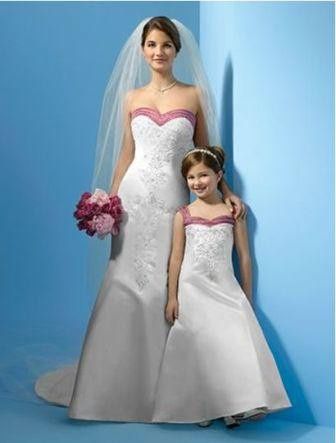 Matching bride and flower girl 1