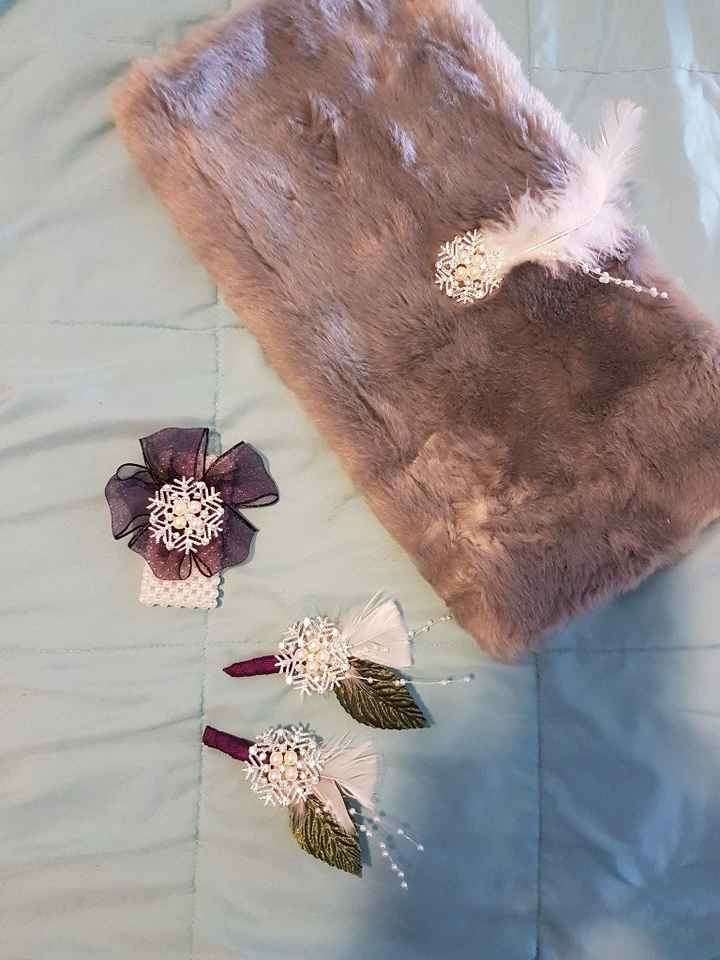 Muffs & corsages