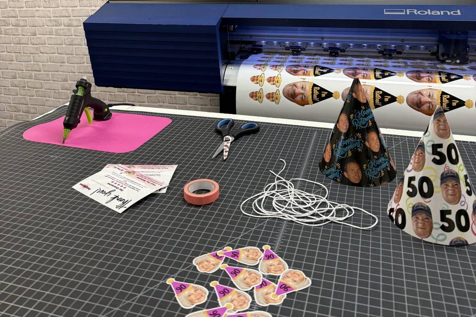 Custom Straws, Custom Signs, E