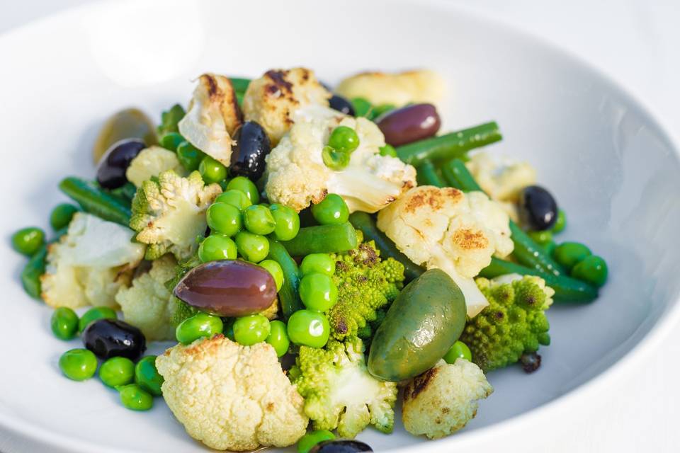 Romanesco and cauliflower salad