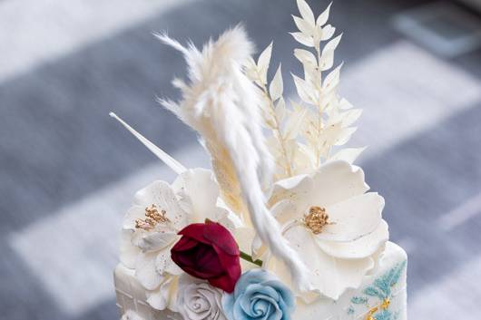 Stunning wedding cake