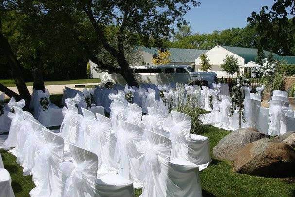 Niverville, Manitoba garden wedding ceremony