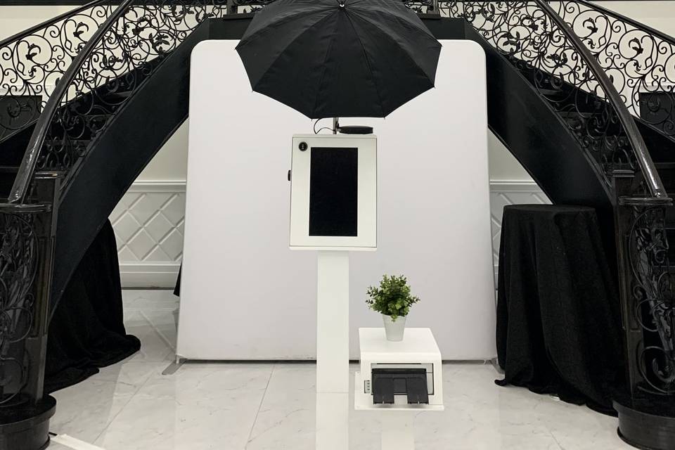 Classic wedding photo booth