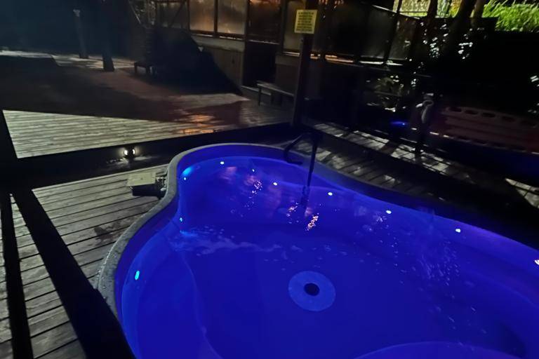 Conversation Pool & Hot Tub