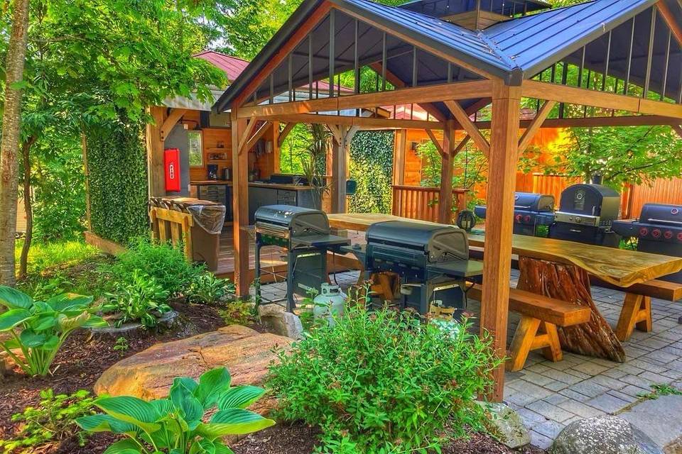 Outdoor Dinning Area