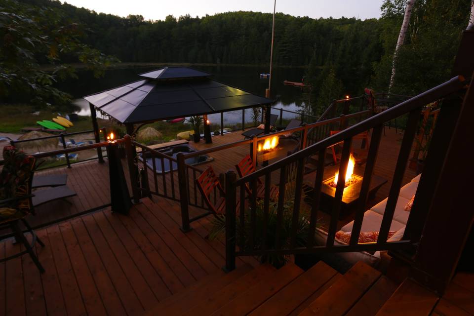 The Lounge Deck