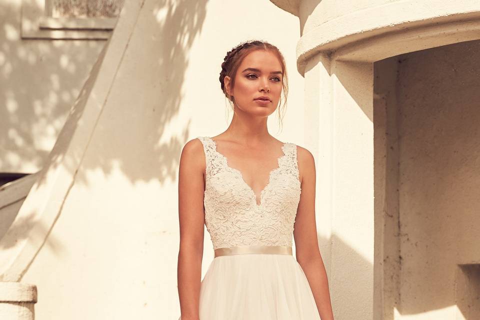 Paloma Blanca Style 4798